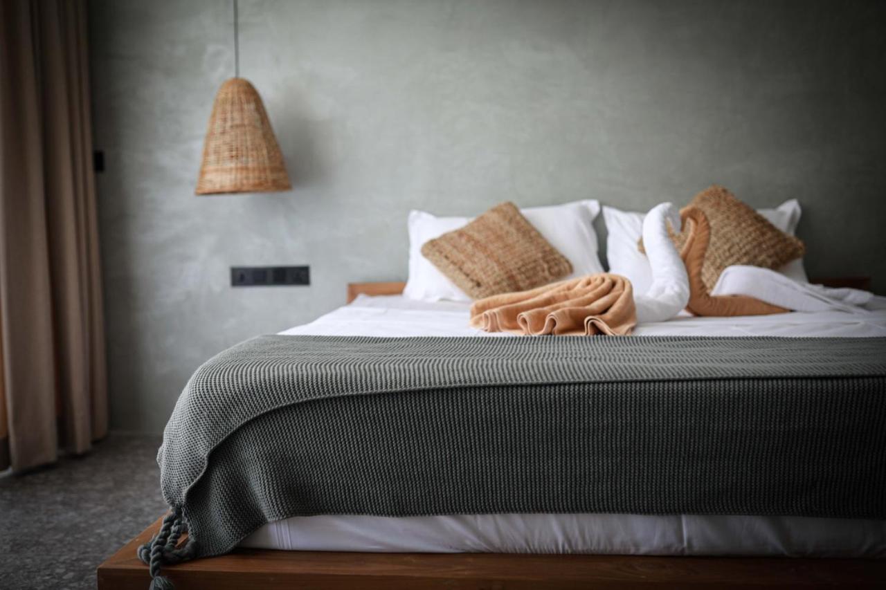 The Salty Pelican Yoga & Surf Retreat Zuid-Dikwella Buitenkant foto